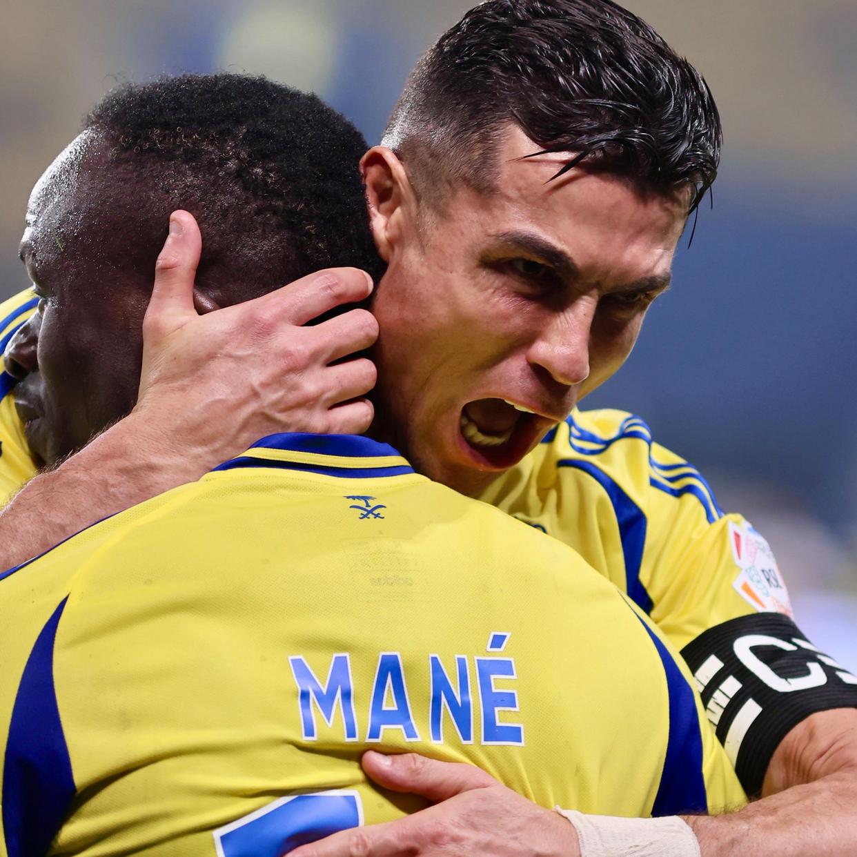 九游- C罗与40激战湖人分钟，爆冷胜负难料！，TheShy焦点对战热度持续攀升