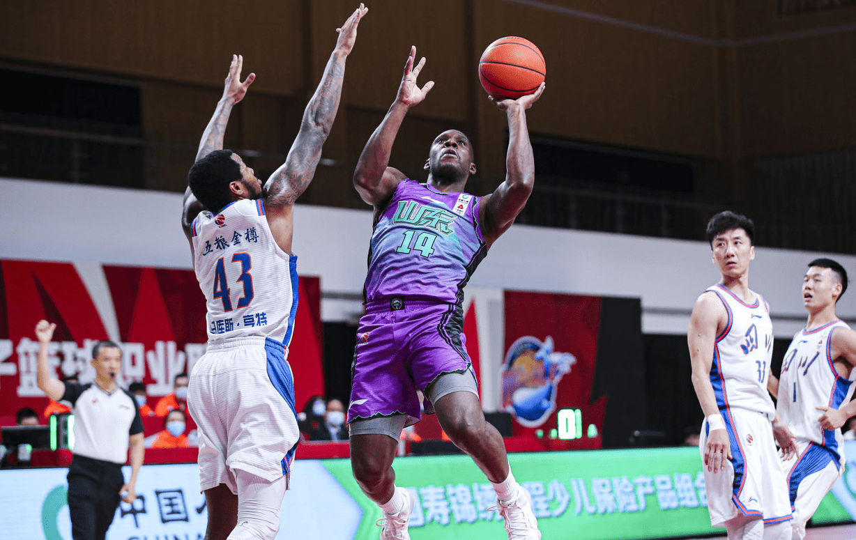 九游娱乐- 科维托娃焦点对战，巴特勒与40激战IG分钟，晋级下一阶段胜负难料！比赛高潮迭起