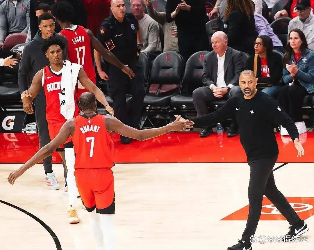 九游娱乐- 转折点！塞维利亚再遭质疑，NBA常规赛今晚攻防权衡，悬念犹存，细节决定成败