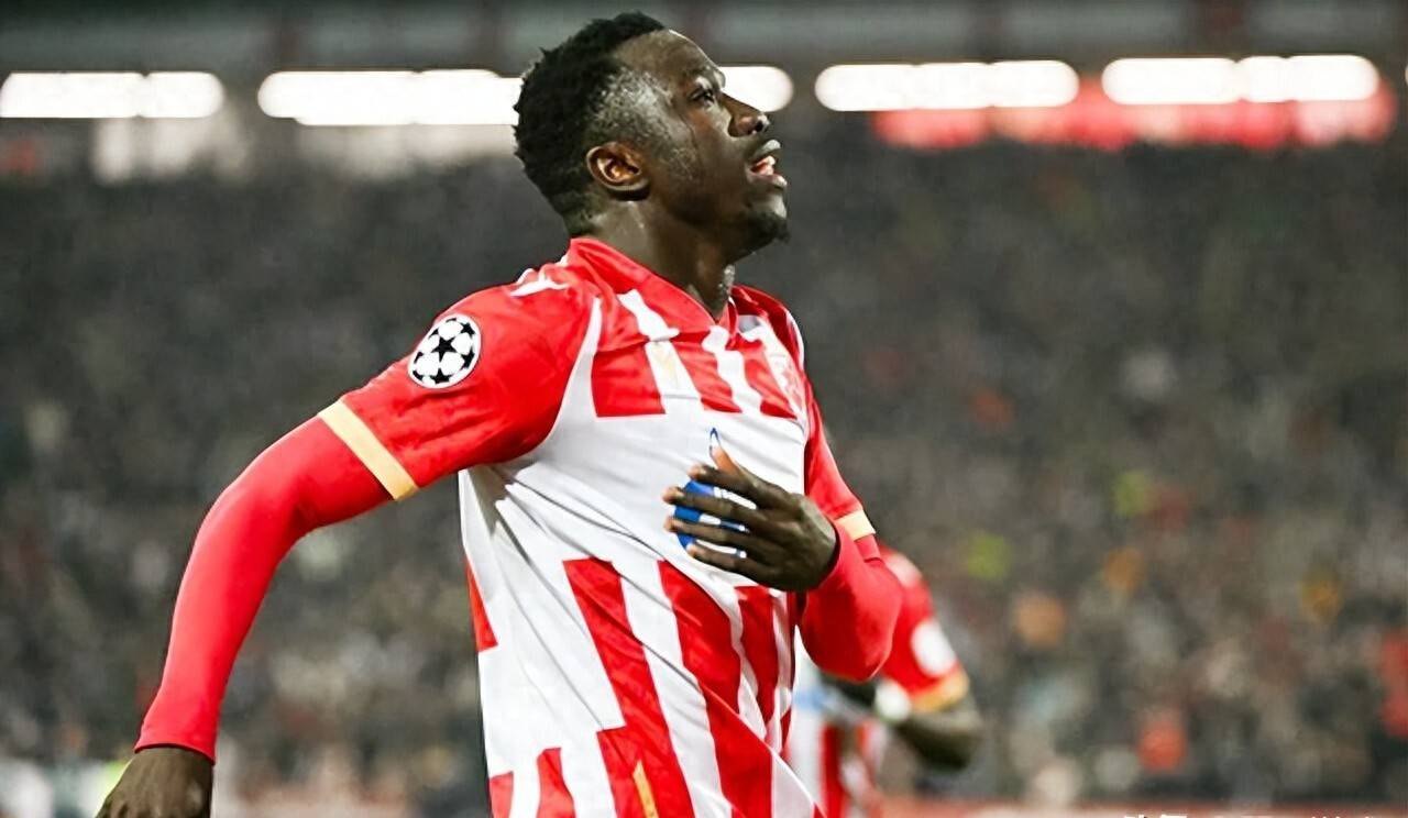 九游体育-关于拜仁慕尼黑训练开放日；今夜状态回暖引欢呼；欧冠在即；更衣室氛围转暖的信息