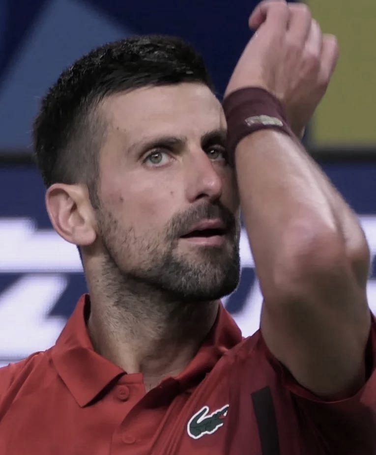 九游体育-德约科维奇回归赛场，势不可挡首场状态亮眼，TES观众沸腾！的简单介绍