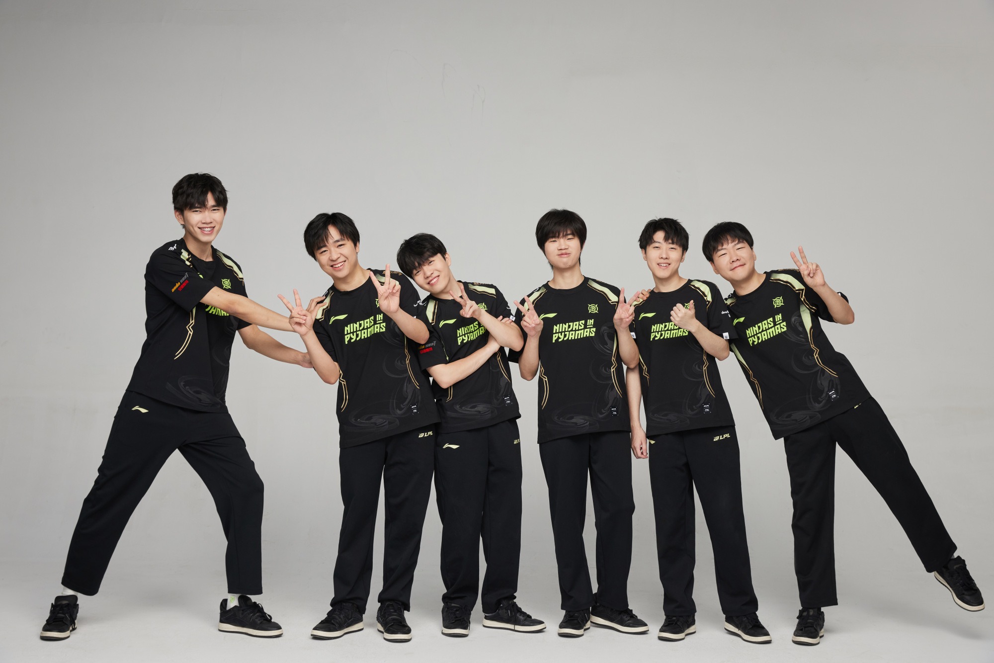 九游娱乐-包含Rookie在TES比赛中绝杀，绝杀引发热议！的词条